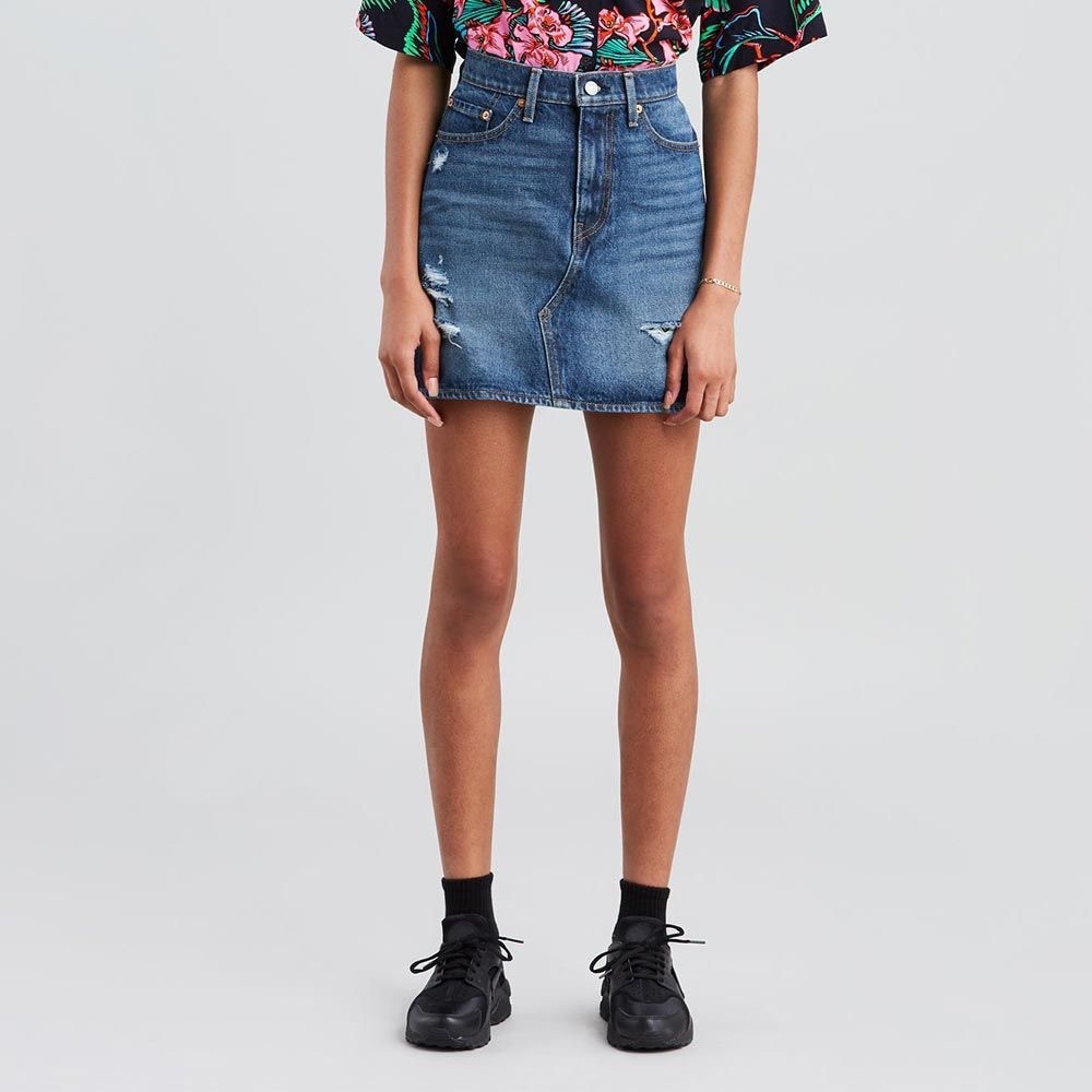 NWOT Levi’s Destructed Denim Skirt